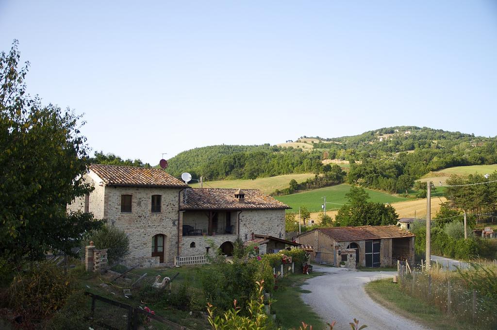 La Pietra Rara B&B Монтоне Екстериор снимка