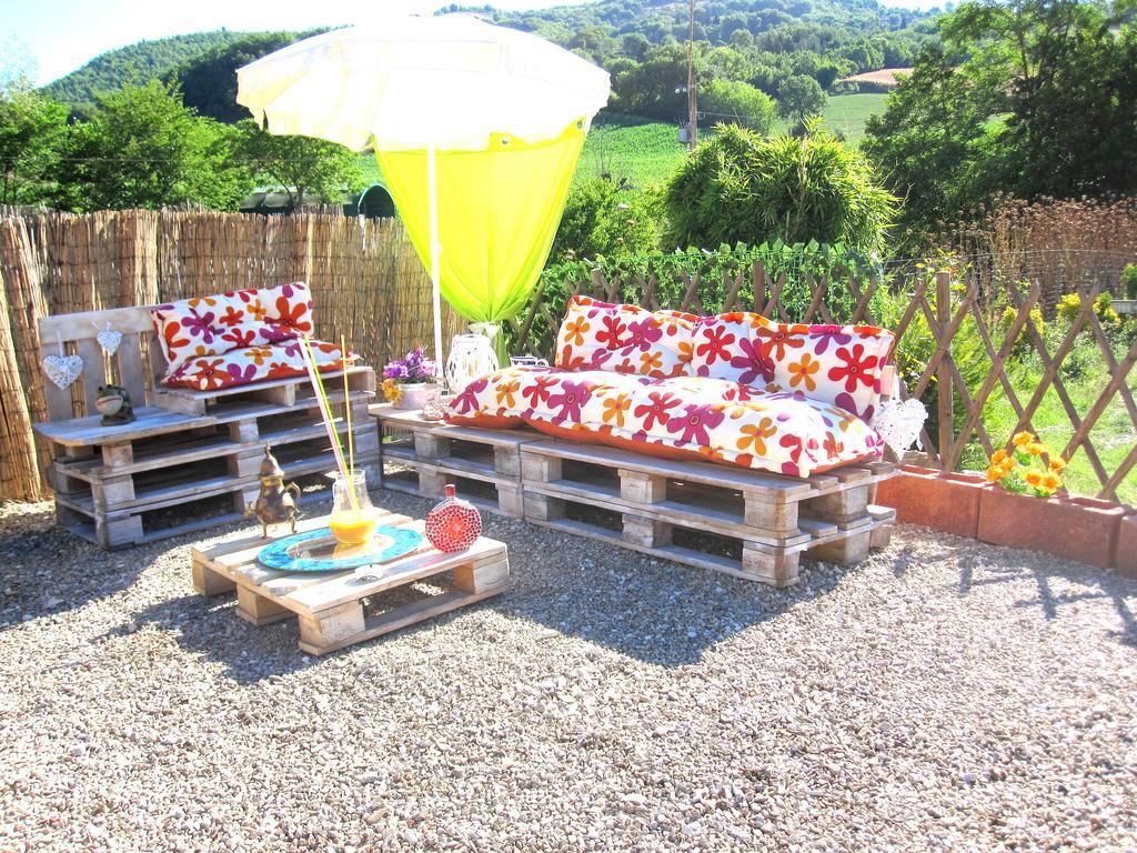 La Pietra Rara B&B Монтоне Екстериор снимка