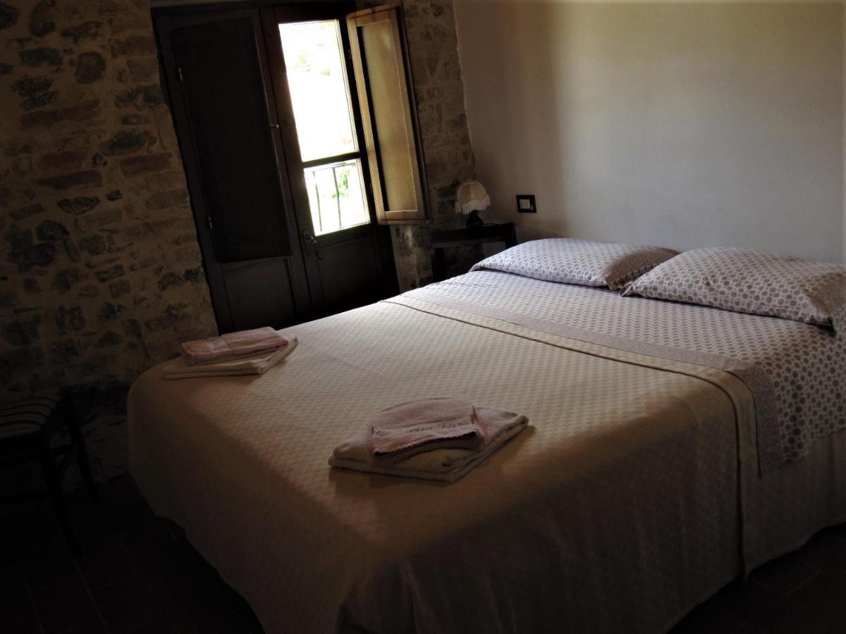 La Pietra Rara B&B Монтоне Екстериор снимка