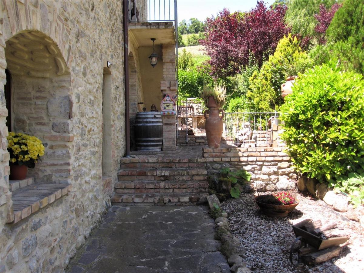 La Pietra Rara B&B Монтоне Екстериор снимка
